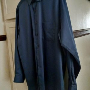 Van Heusen men's dress shirt